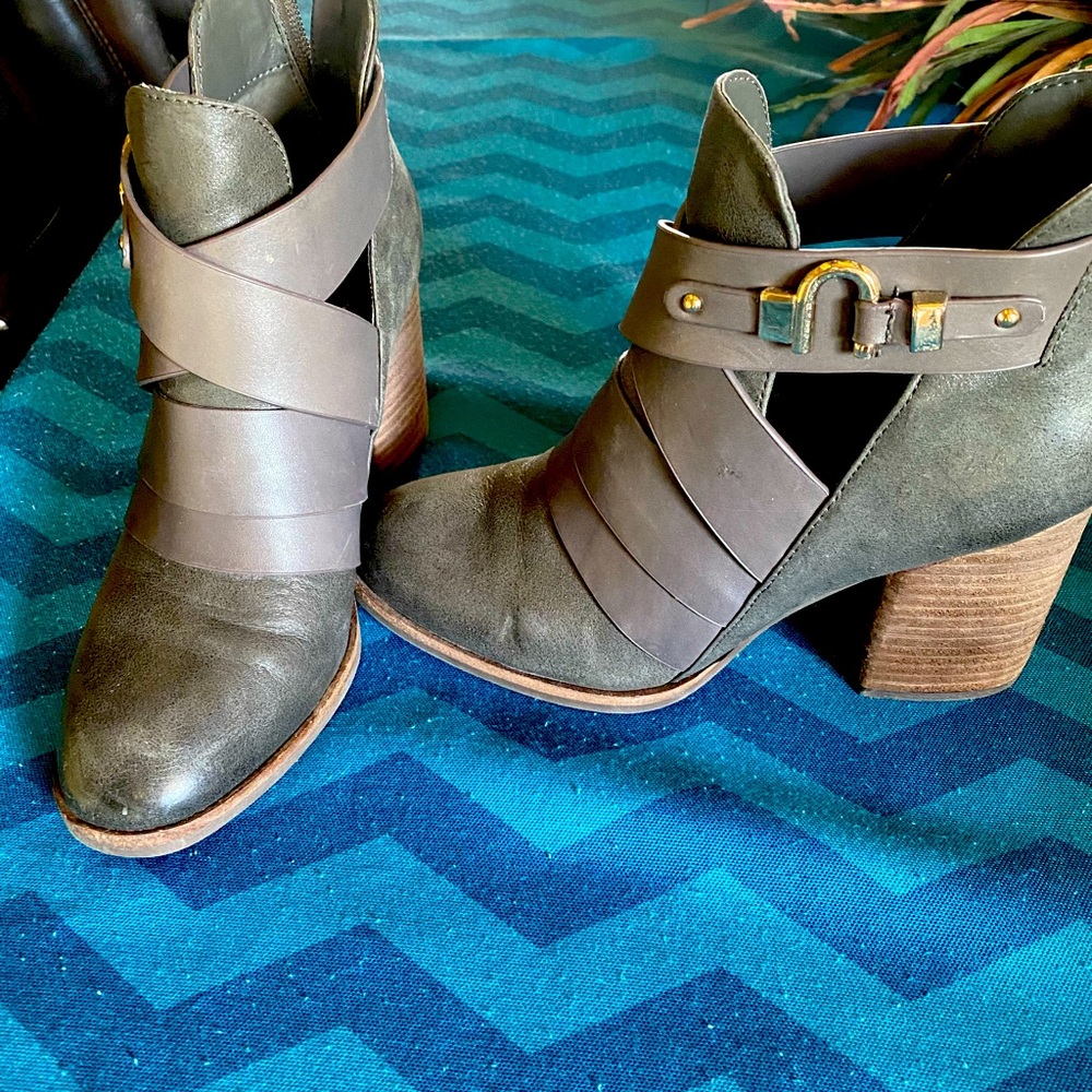 ISOLA’ grey leather booties. Like new*